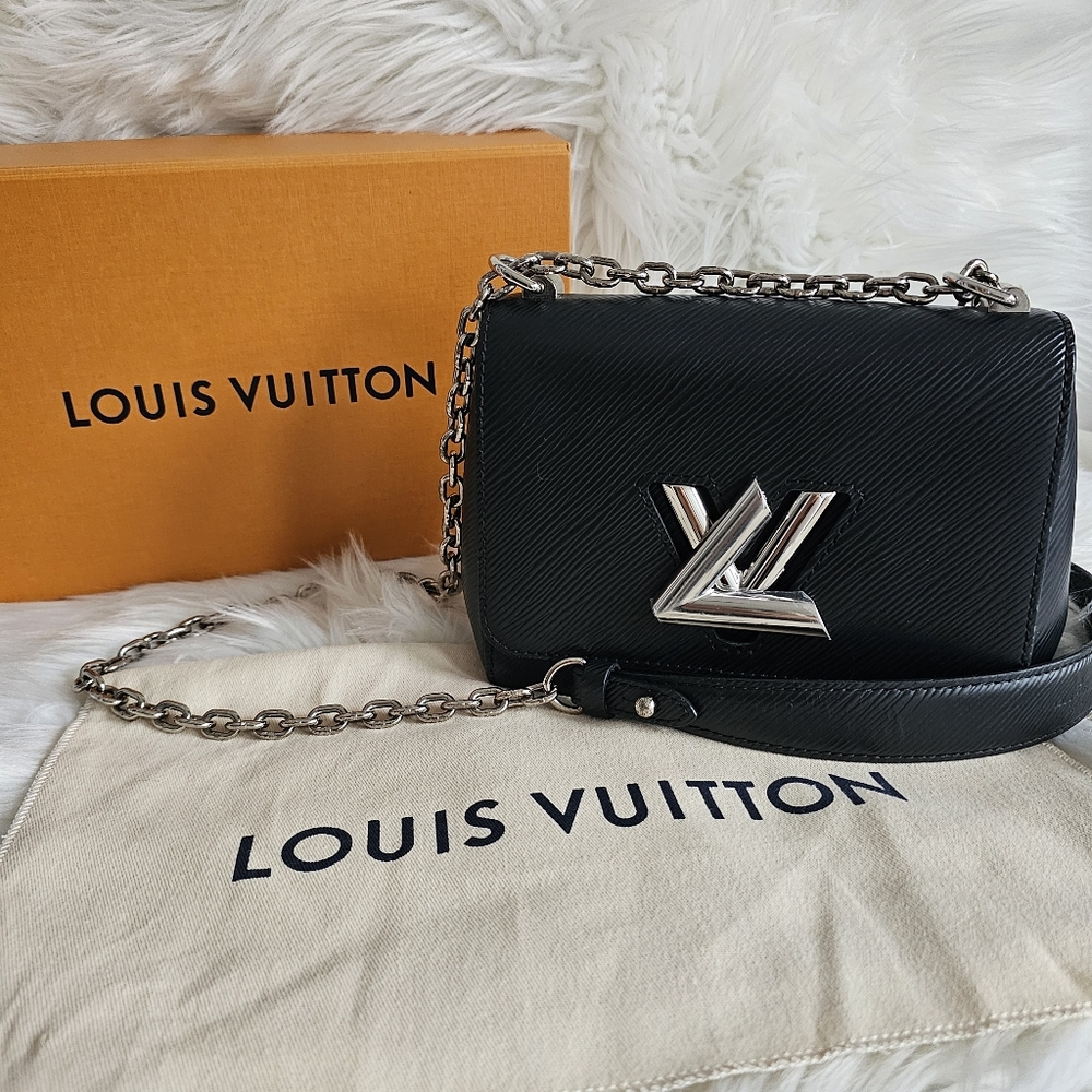 🖤 Louis Vuitton Epi Twist PM 🖤